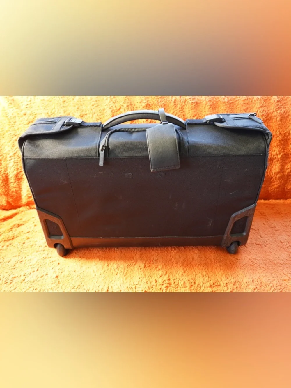 Tumi Tech Essential Gear 58030D Two Wheels Carry On Black 22”